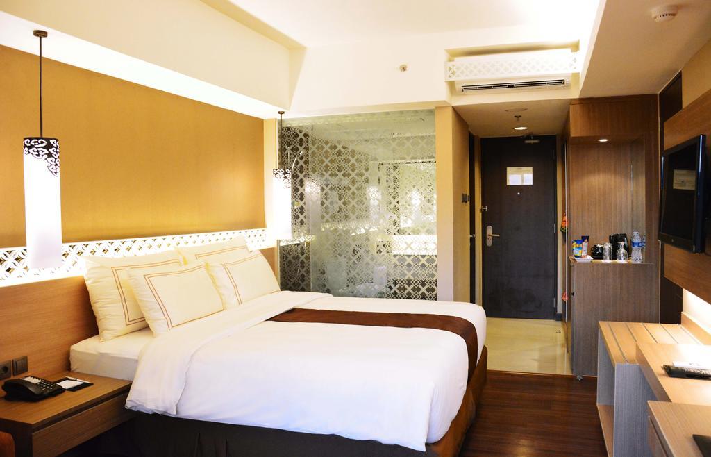Ramada By Wyndham Bali Sunset Road Kuta Hotel Seminyak Kültér fotó