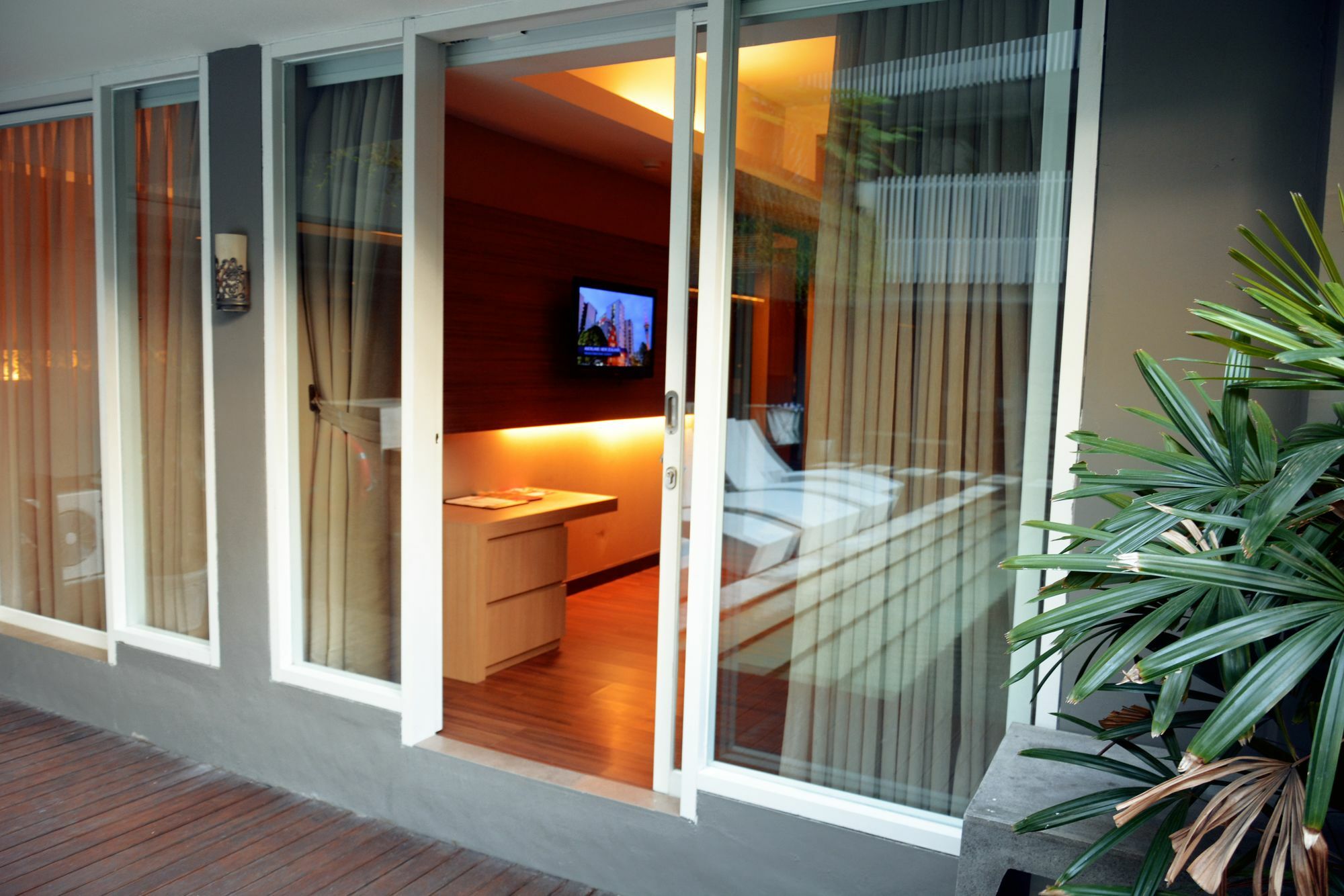 Ramada By Wyndham Bali Sunset Road Kuta Hotel Seminyak Kültér fotó